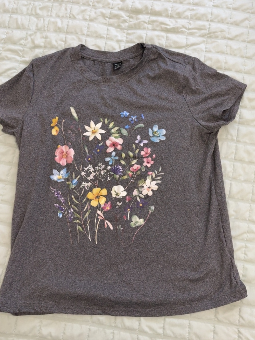 Women's Charcoal Floral Graphic Tee - Gray
